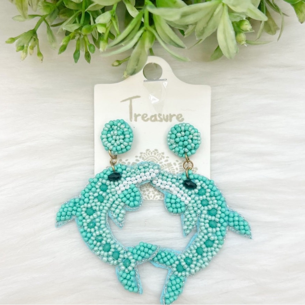 Aqua Dolphin Beaded Earrings 🐬